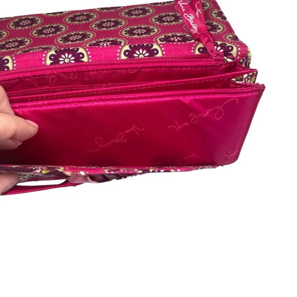 Vera Bradley Very Berry Pink and Green Paisley Wallet Card Slots Zip Pocket - Picture 8 of 11